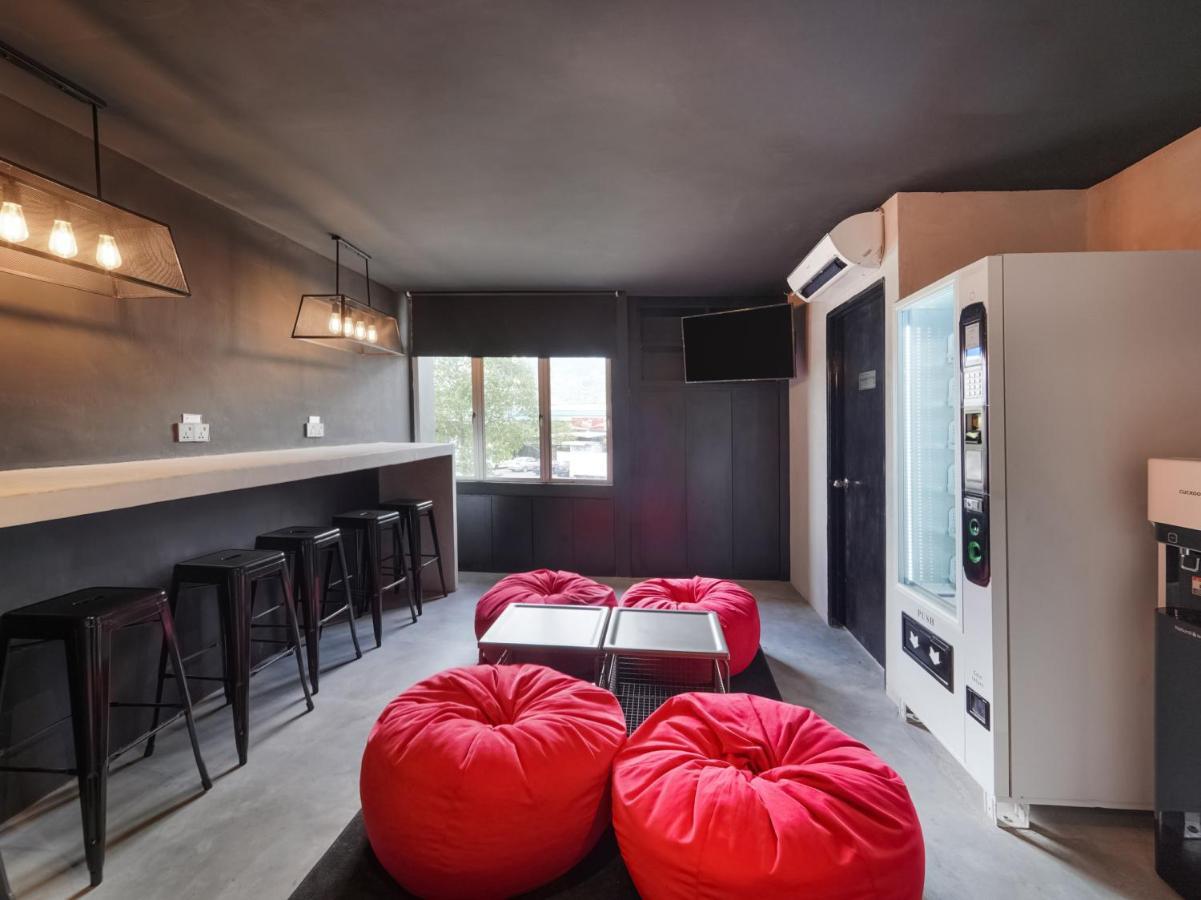 Oyo 89635 Modular Langkawi Capsule Hotel Padang Mat Sirat エクステリア 写真